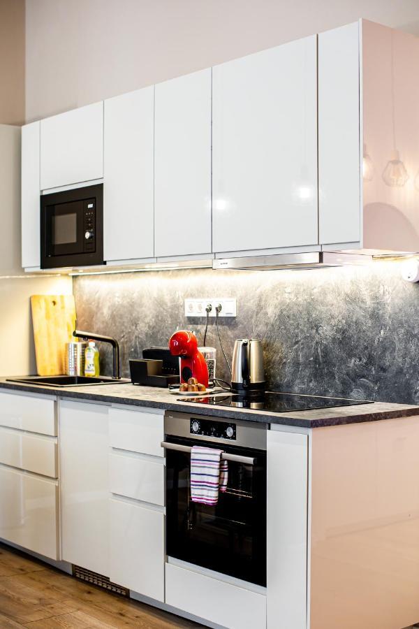 Csengery Deluxe Home With Balcony Budapest Luaran gambar