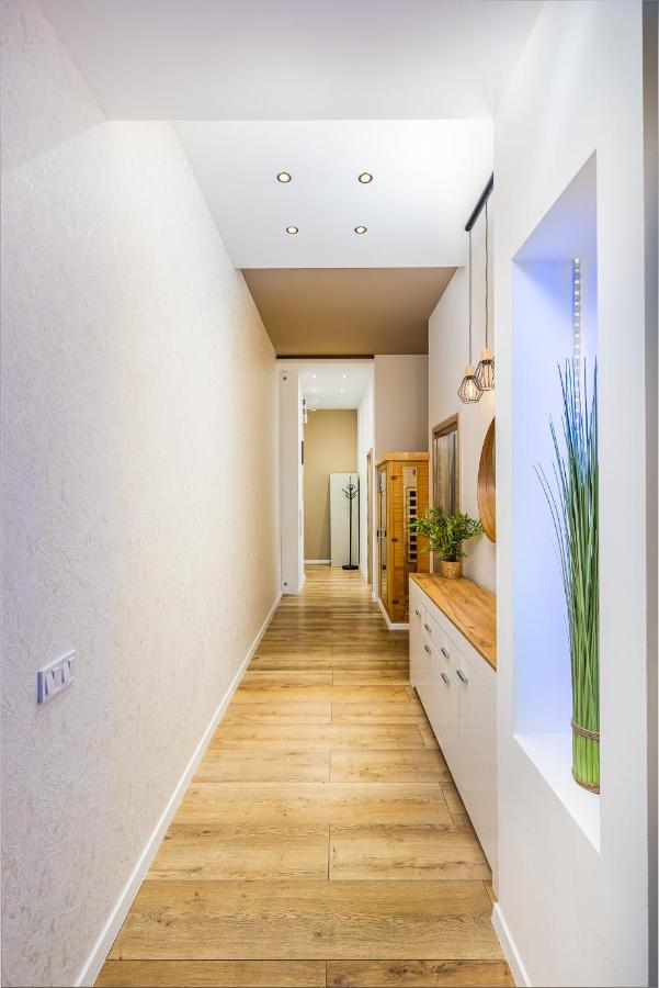 Csengery Deluxe Home With Balcony Budapest Luaran gambar
