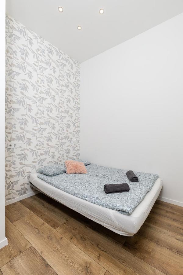 Csengery Deluxe Home With Balcony Budapest Luaran gambar